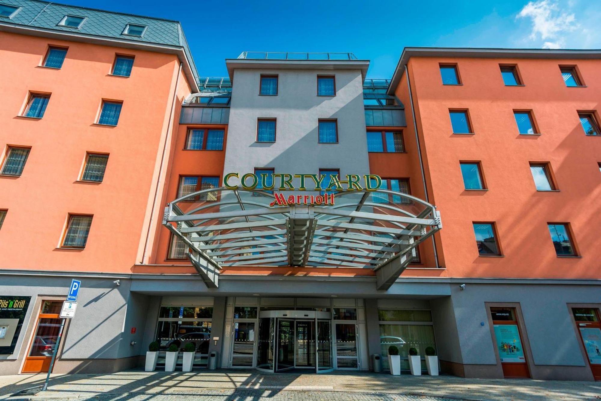 Hotel Courtyard By Marriott Pilsen Exterior foto